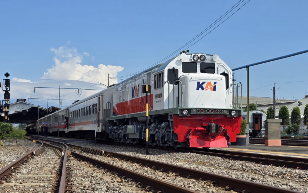 KAI Daop 7 Madiun Catat Jumlah Pengguna Jasa KA Sebanyak 486.392 Penumpang dengan Tingkat Ketepatan Waktu 100% di Bulan Mei 2025.