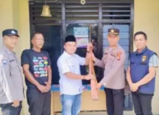 Polsek Purwodadi Polres Mura Terima Penyerahan Sepucuk Senpira dalam Operasi Senpi Musi 2025.