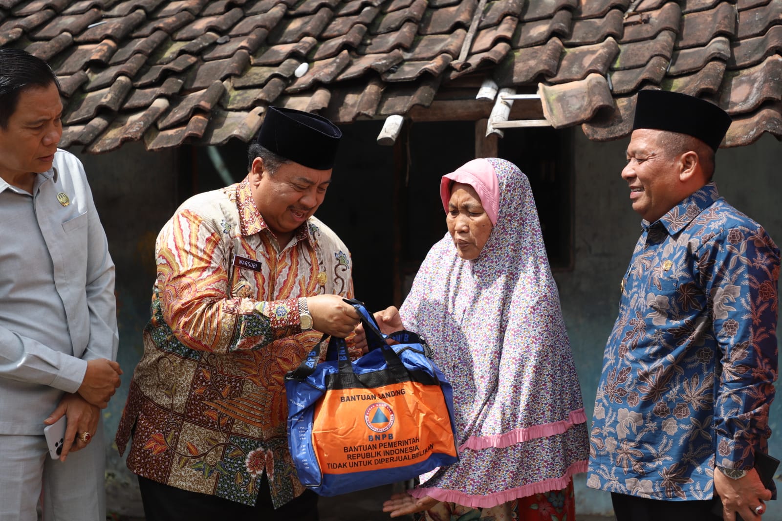 Respons Cepat Abah Bupati Atasi Derita Sosial Warga Jombang: Dua Kasus Mendapat Tindakan Langsung.