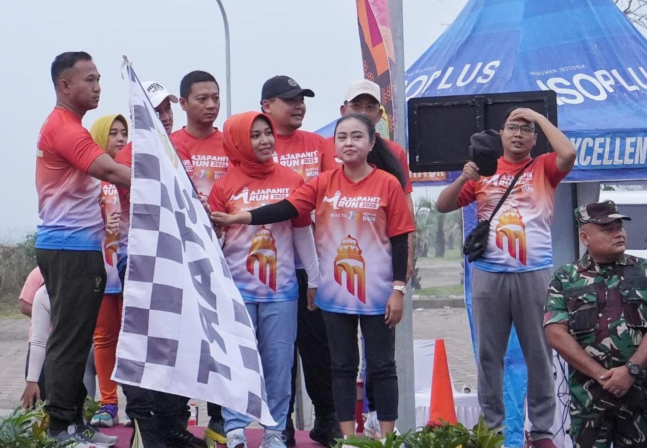 HUT ke-107 Kota Mojokerto, Ning Ita Ajak Warga Hidup Sehat Lewat Olahraga.